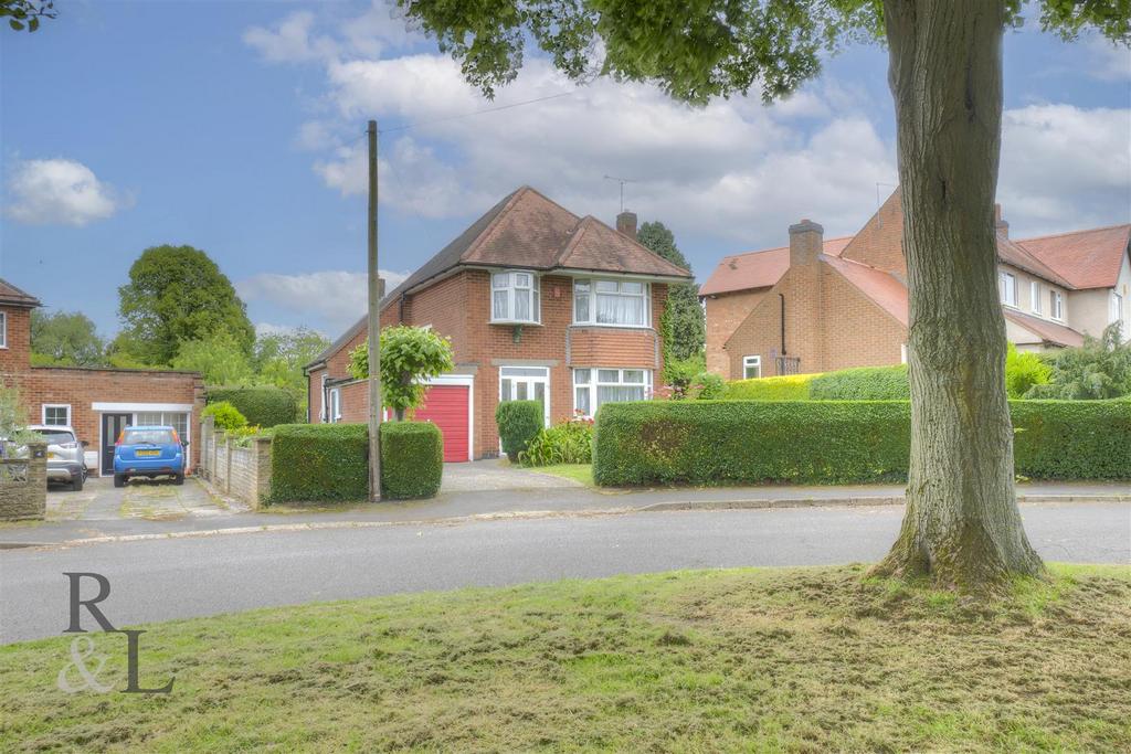 Priory Circus, Tollerton, Nottingham 3 bed detached house for sale £