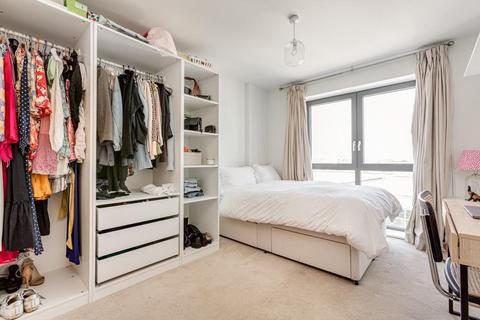 2 bedroom flat for sale, Knightley Walk, London SW18
