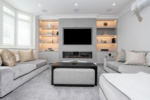 Oaks, 2 Hill Road, Theydon Bois, Epping, CM16 7LX