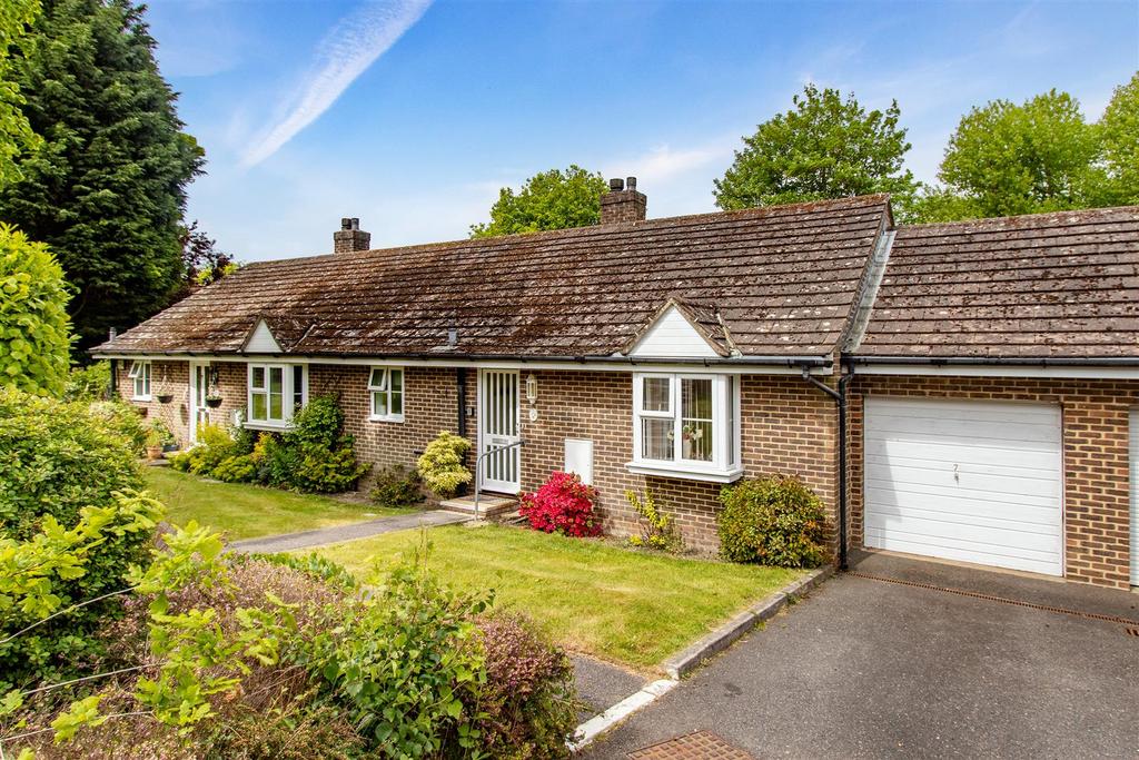 Beacon Road, Crowborough 2 bed bungalow for sale £175,000