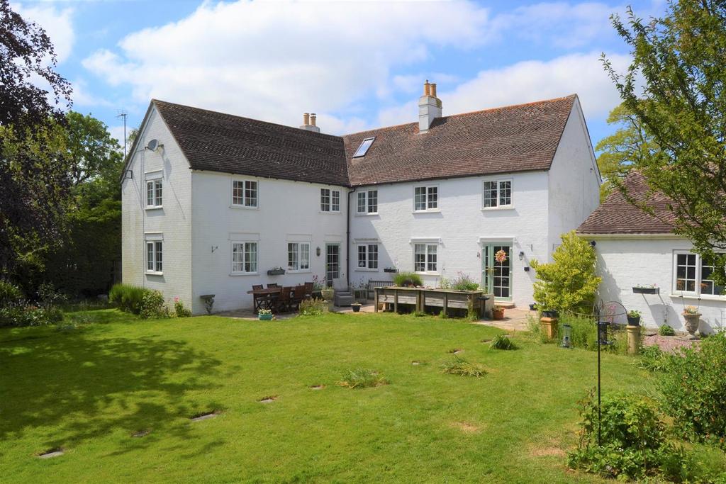 Bath Road, Devizes 5 bed detached house for sale £699,950