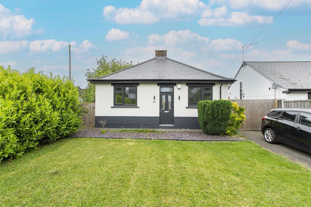 Mansfield Road, Hasland, Chesterfield 3 bed detached bungalow for sale