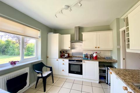 2 bedroom detached house for sale, Farm Close, Seaford