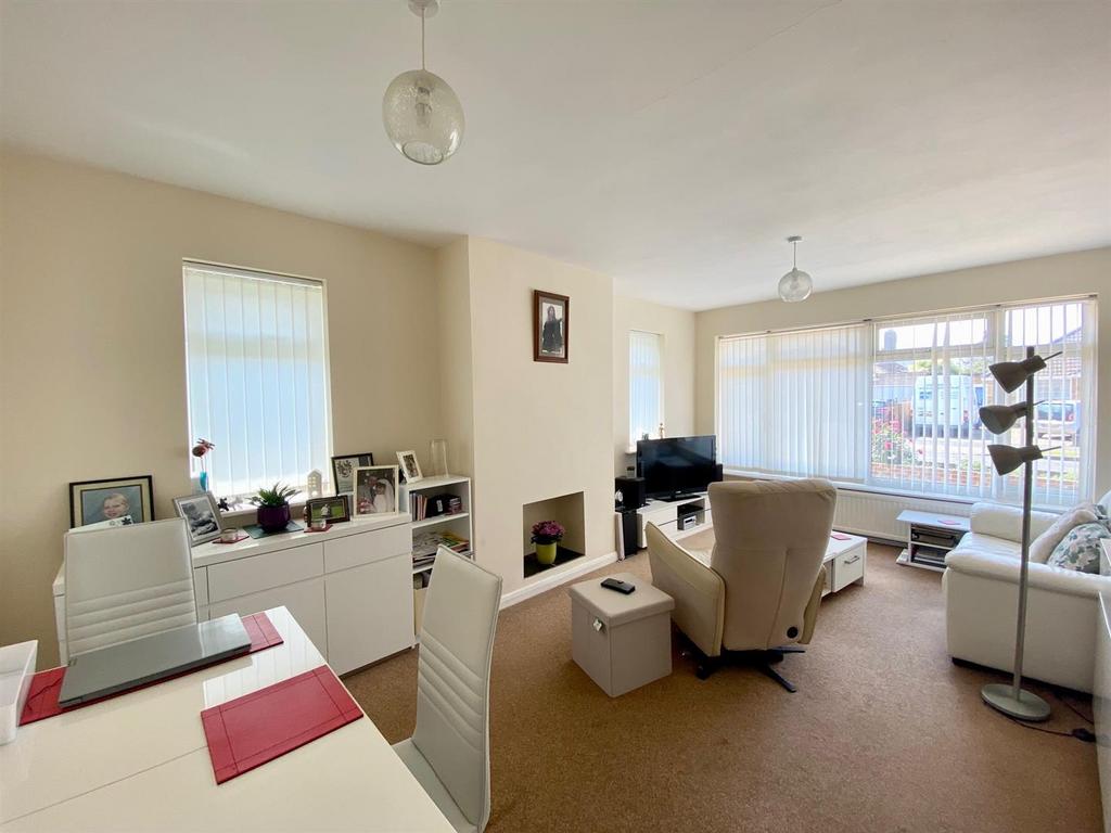 Farm Close, Seaford 2 bed detached house for sale £435,000