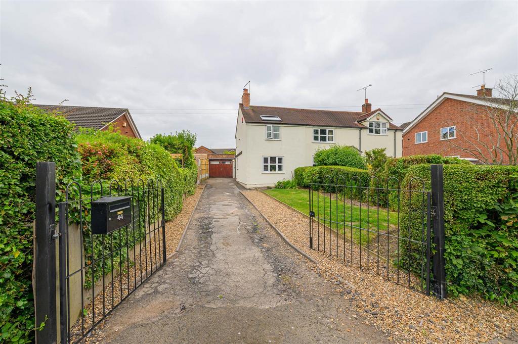 Manor Avenue, Crewe 2 bed cottage for sale £225,000