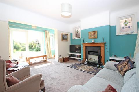 4 bedroom detached house for sale, Palmers Road, Wootton Bridge, Ryde