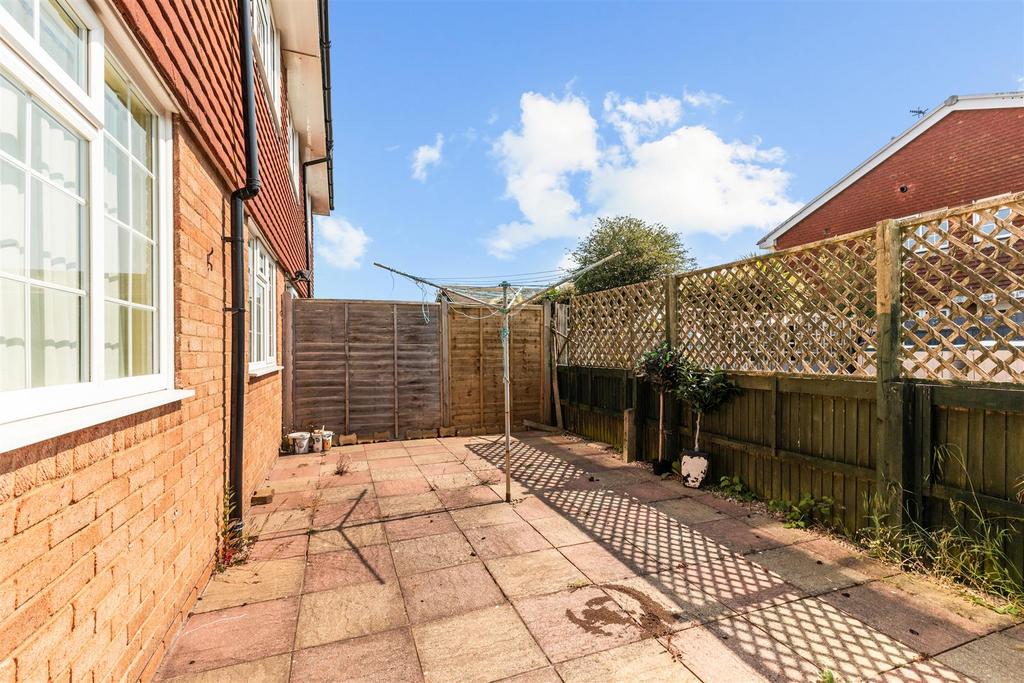 Priory Road, Eastbourne 2 bed apartment for sale £125,000