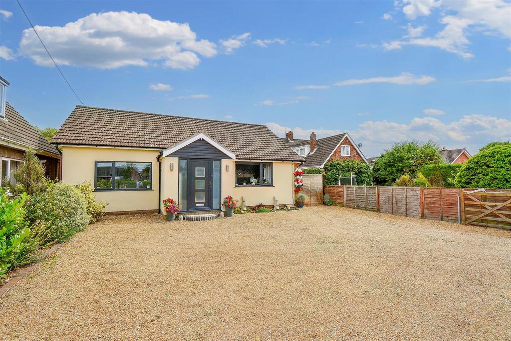Mill Lane, Horsford, Norwich 3 bed detached bungalow for sale £415,000