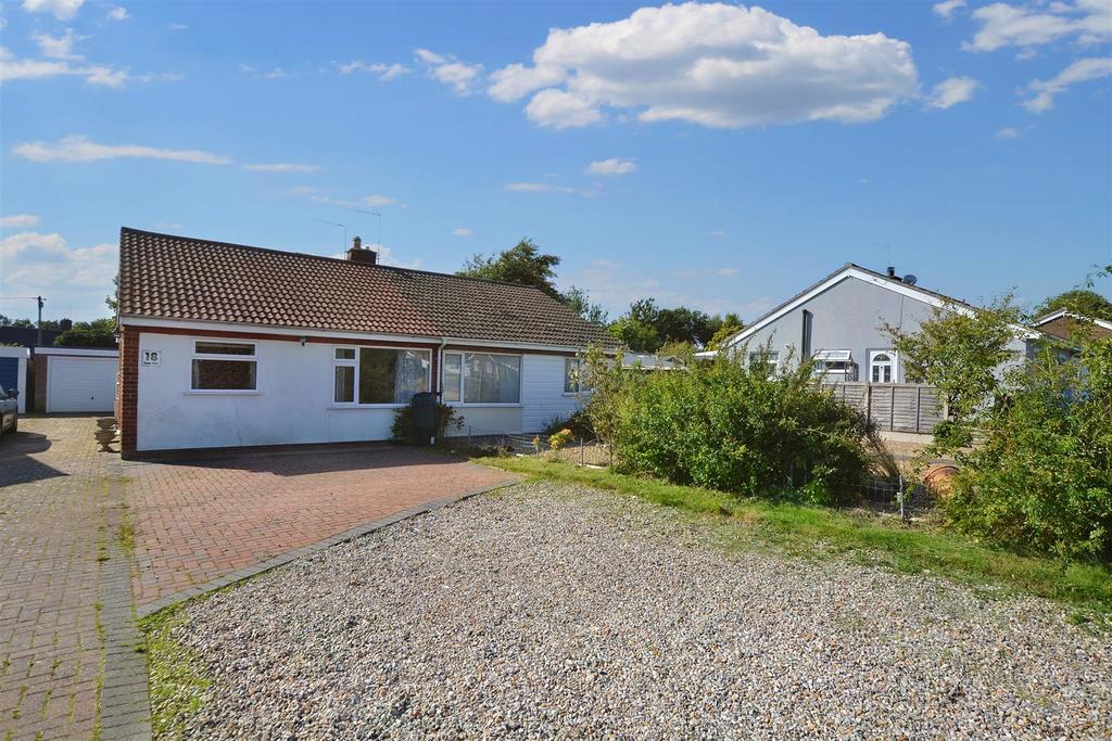 Swan Close, Aylsham 2 bed semidetached bungalow for sale £225,000