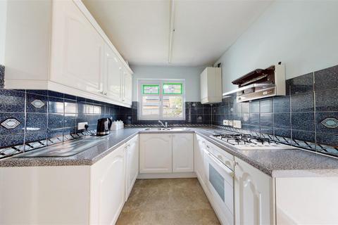 11 Boundary Close, Midsomer Norton, Radstock, BA3 4XB