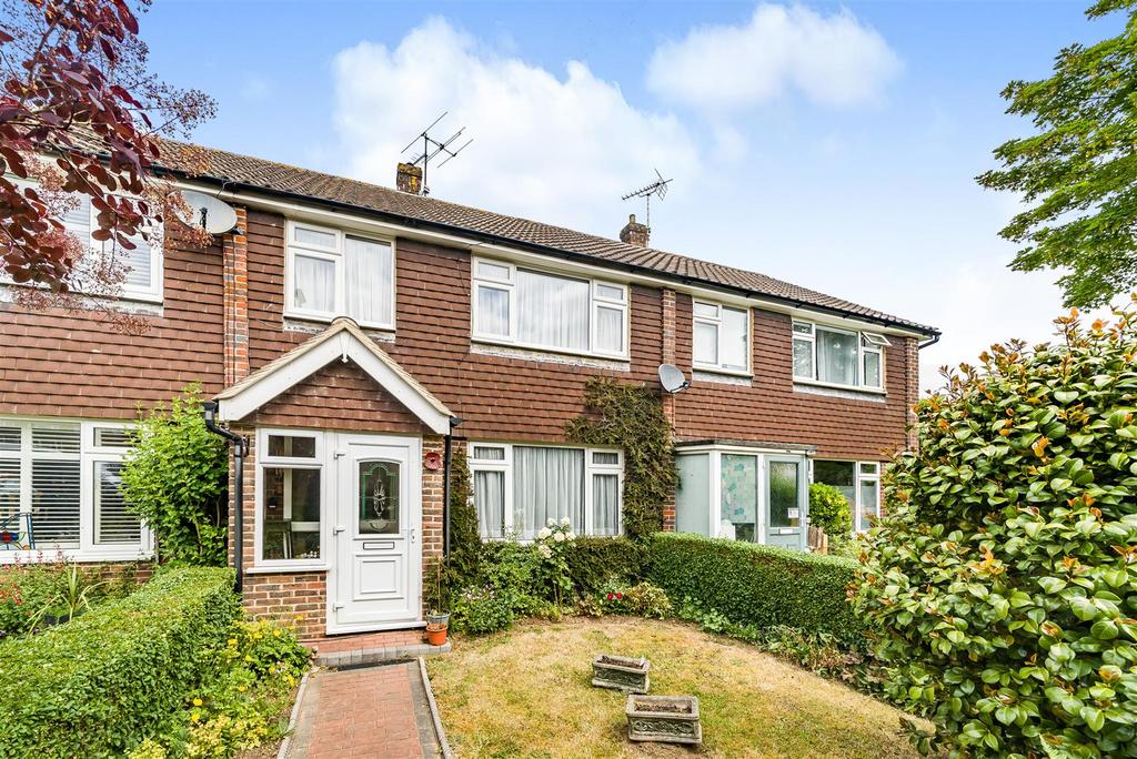 Hazelbank Close, Liphook 3 bed terraced house for sale £335,000