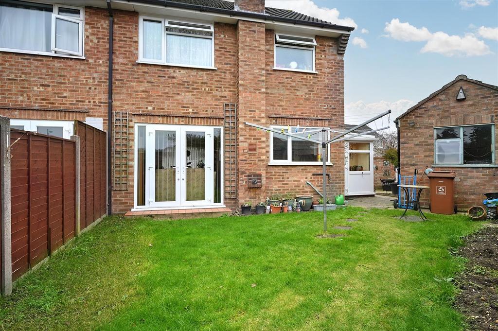 Laurel Road, Thorpe St Andrew 3 bed semidetached house for sale £250,000