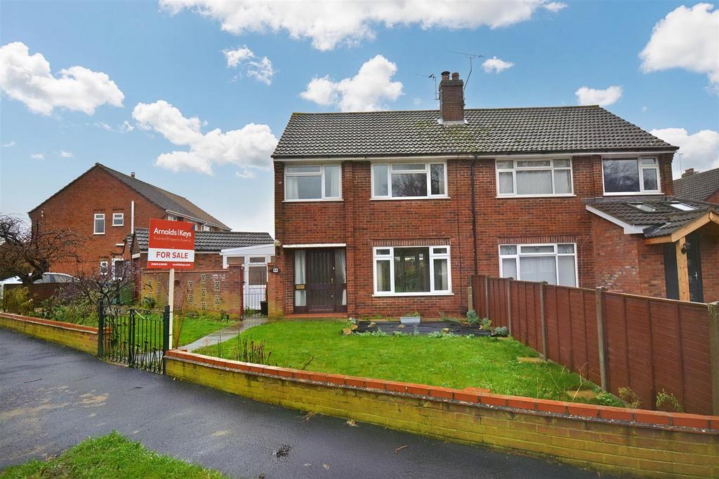 Laurel Road, Thorpe St Andrew 3 bed semidetached house for sale £250,000