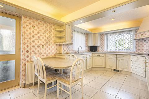 6 Middlefield Croft, Sheffield, S17 3AS