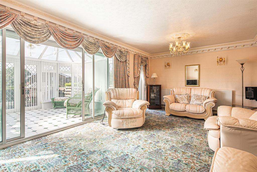 Alternate sitting room
