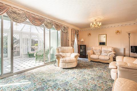 6 Middlefield Croft, Sheffield, S17 3AS