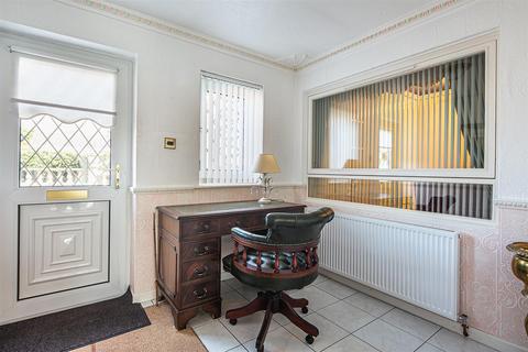 6 Middlefield Croft, Sheffield, S17 3AS