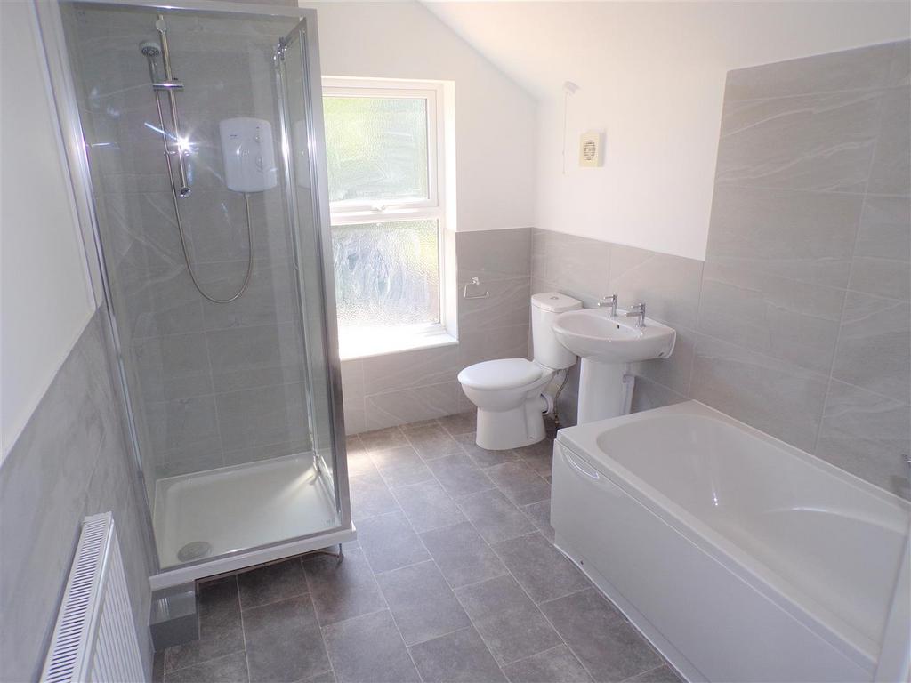 Heath Gap Road, Cannock 2 bed semidetached house £165,000