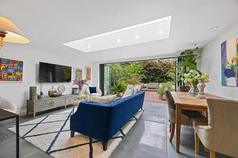 Garden Flat, 3 Tasker Road, London, NW3 2YR
