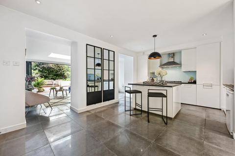 Garden Flat, 3 Tasker Road, London, NW3 2YR