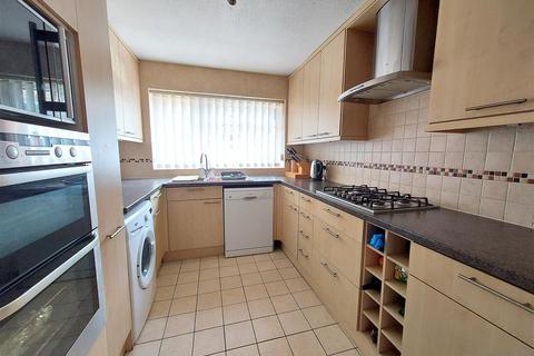 3 bedroom semi-detached house for sale, Malham Road, Stourport-On-Severn