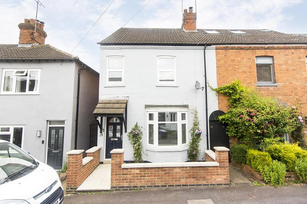 Bellfields Street, Market Harborough 3 bed end of terrace house for