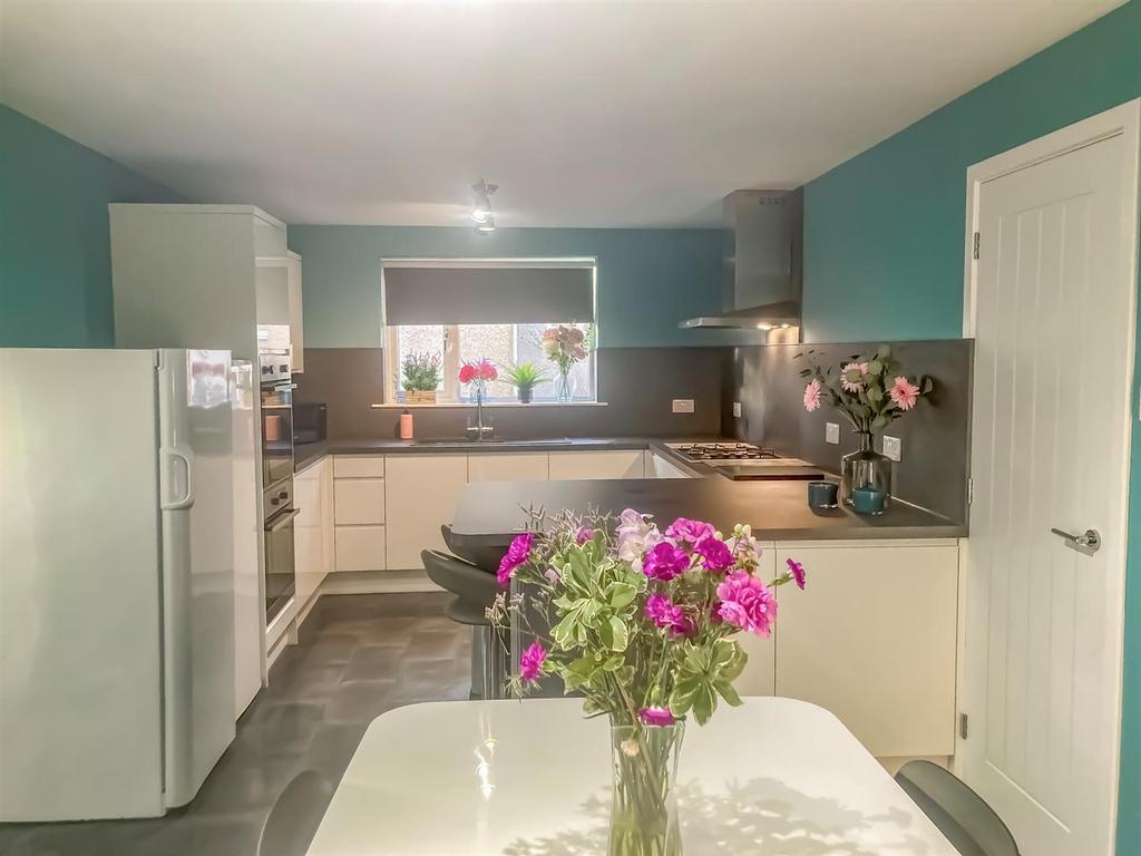 KITCHEN-2.jpg