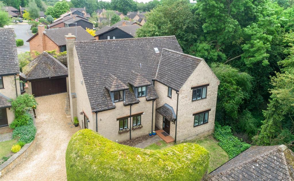 Foxford Close, West Hunsbury, Northampton 4 bed detached house for sale