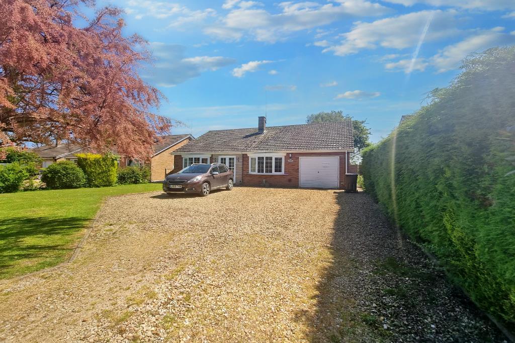 Whaplode St Catherines 3 bed detached bungalow £230,000