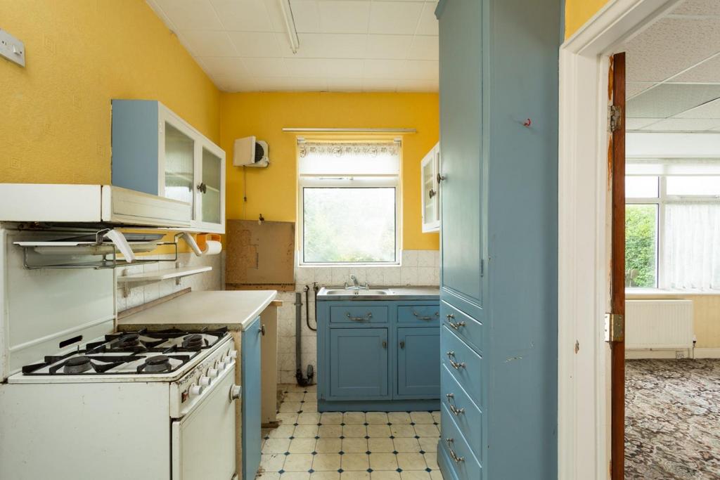 Tang Hall Lane, York 3 bed semidetached house for sale £250,000