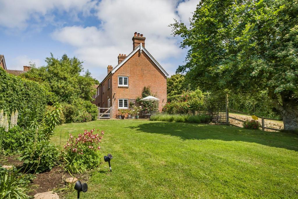 Vanity Lane, Linton, Maidstone 5 bed farm house £650,000