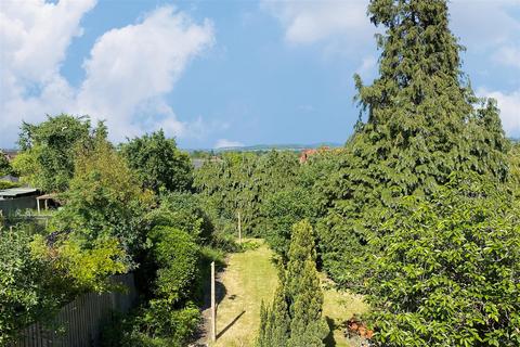 9 Binscombe Lane, Farncombe, Godalming, GU7 3PN