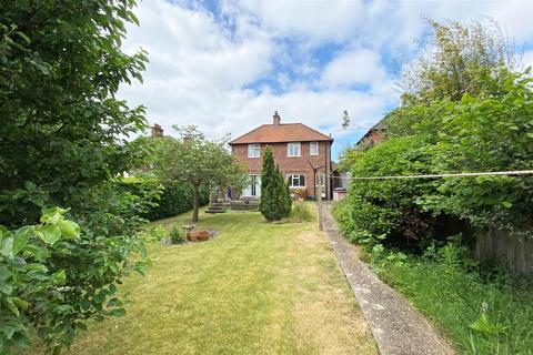 9 Binscombe Lane, Farncombe, Godalming, GU7 3PN