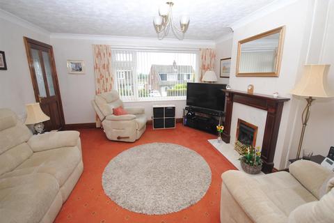8 Acaster Drive, Garforth, Leeds, LS25 2BQ