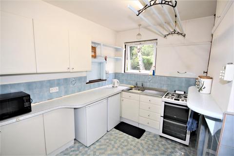 72 Kingsway, Petts Wood, Orpington, BR5 1PT