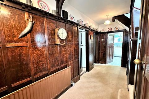 72 Kingsway, Petts Wood, Orpington, BR5 1PT