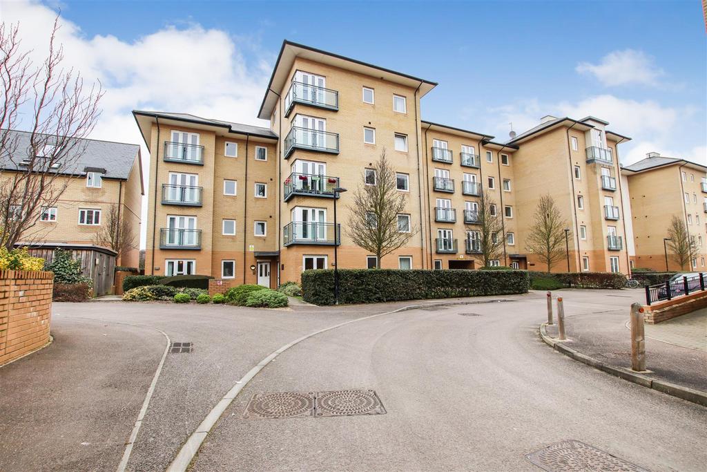 63 Hampden Gardens, Cambridge 2 bed flat £1,450 pcm (£335 pw)