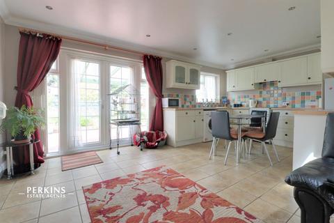 23 Marnham Crescent, Greenford, UB6 9SN