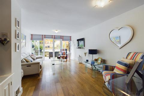 67 Hollywoods, Croydon, CR0 9JJ