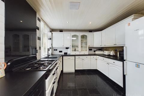 67 Hollywoods, Croydon, CR0 9JJ