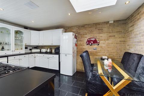 67 Hollywoods, Croydon, CR0 9JJ
