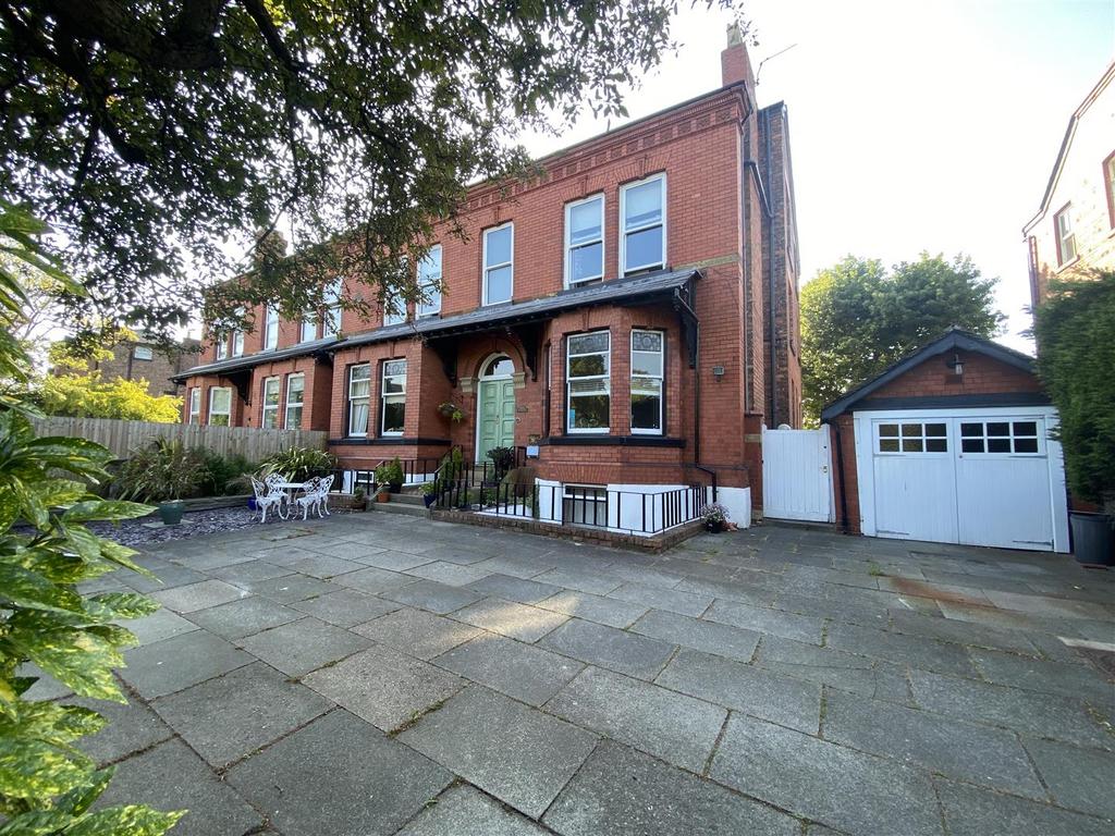 Victoria Road West, Crosby, Liverpool 7 bed semidetached house for