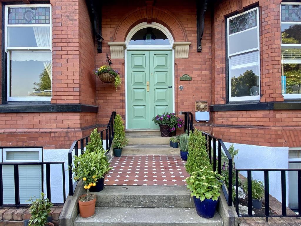 Victoria Road West, Crosby, Liverpool 7 bed semidetached house for