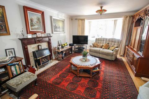 8 Brompton Gardens, Maldon, CM9 6YU