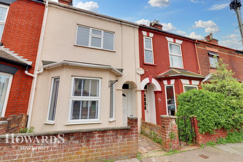 Worthing Road, Lowestoft 3 bed terraced house for sale £180,000