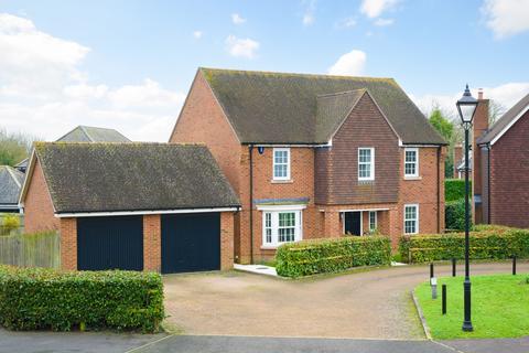 4 bedroom detached house for sale, Towner Close, Charing
