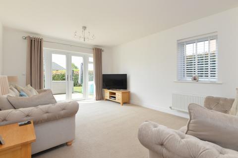 4 bedroom detached house for sale, Towner Close, Charing