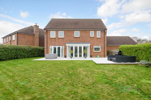 4 bedroom detached house for sale, Towner Close, Charing