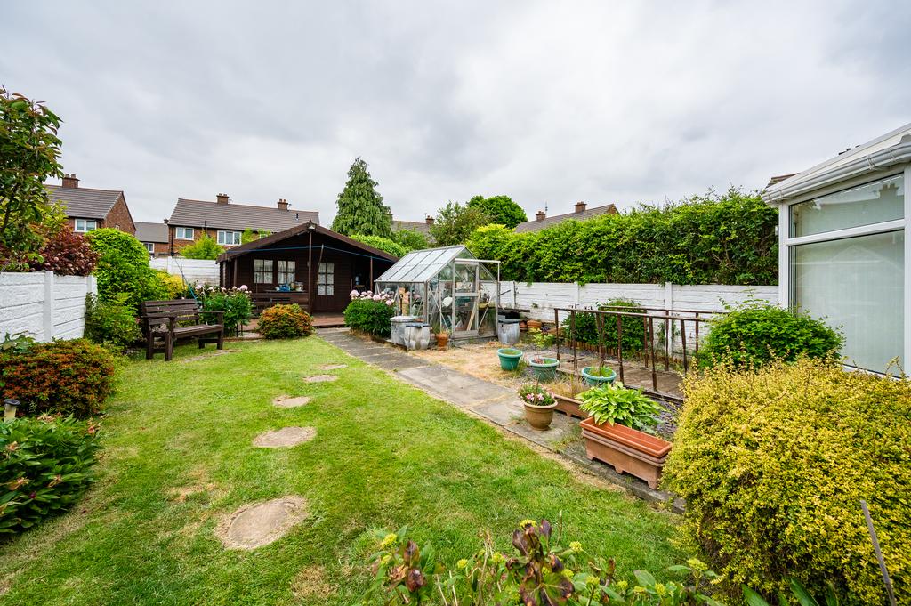 Sefton Street, NewtonleWillows, WA12 3 bed semidetached house for