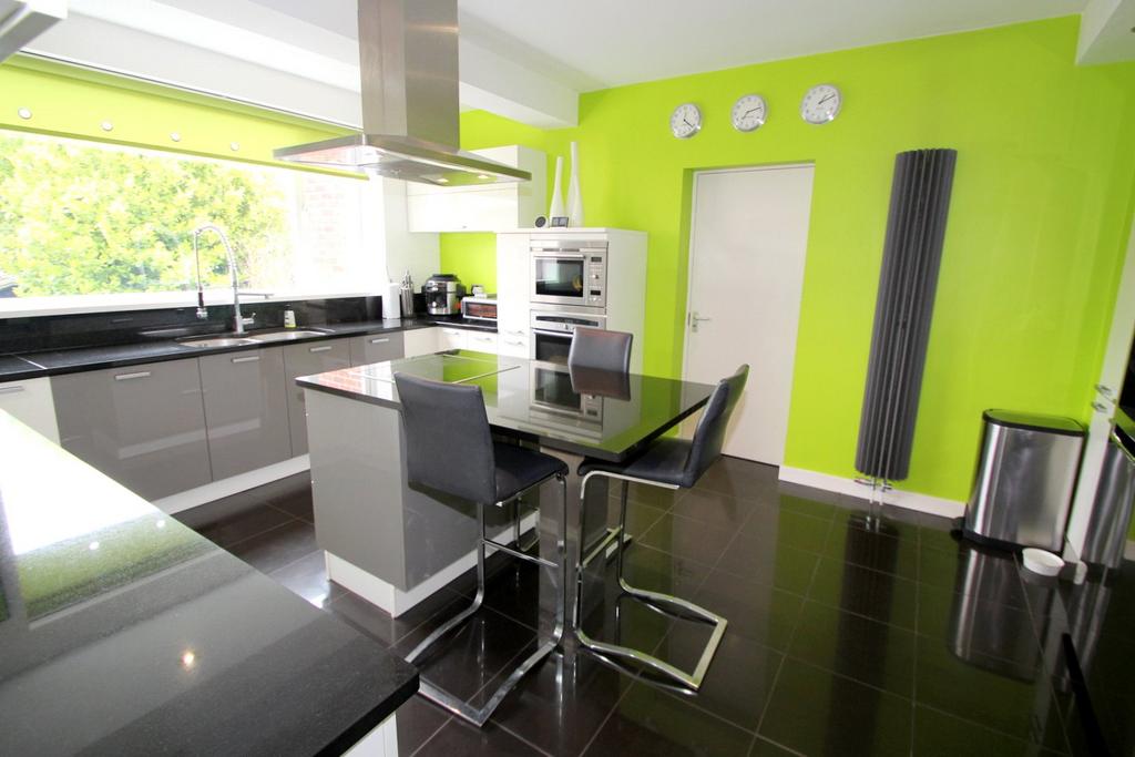 The Broadway, Tynemouth, NE30 5 bed detached house for sale £880,000